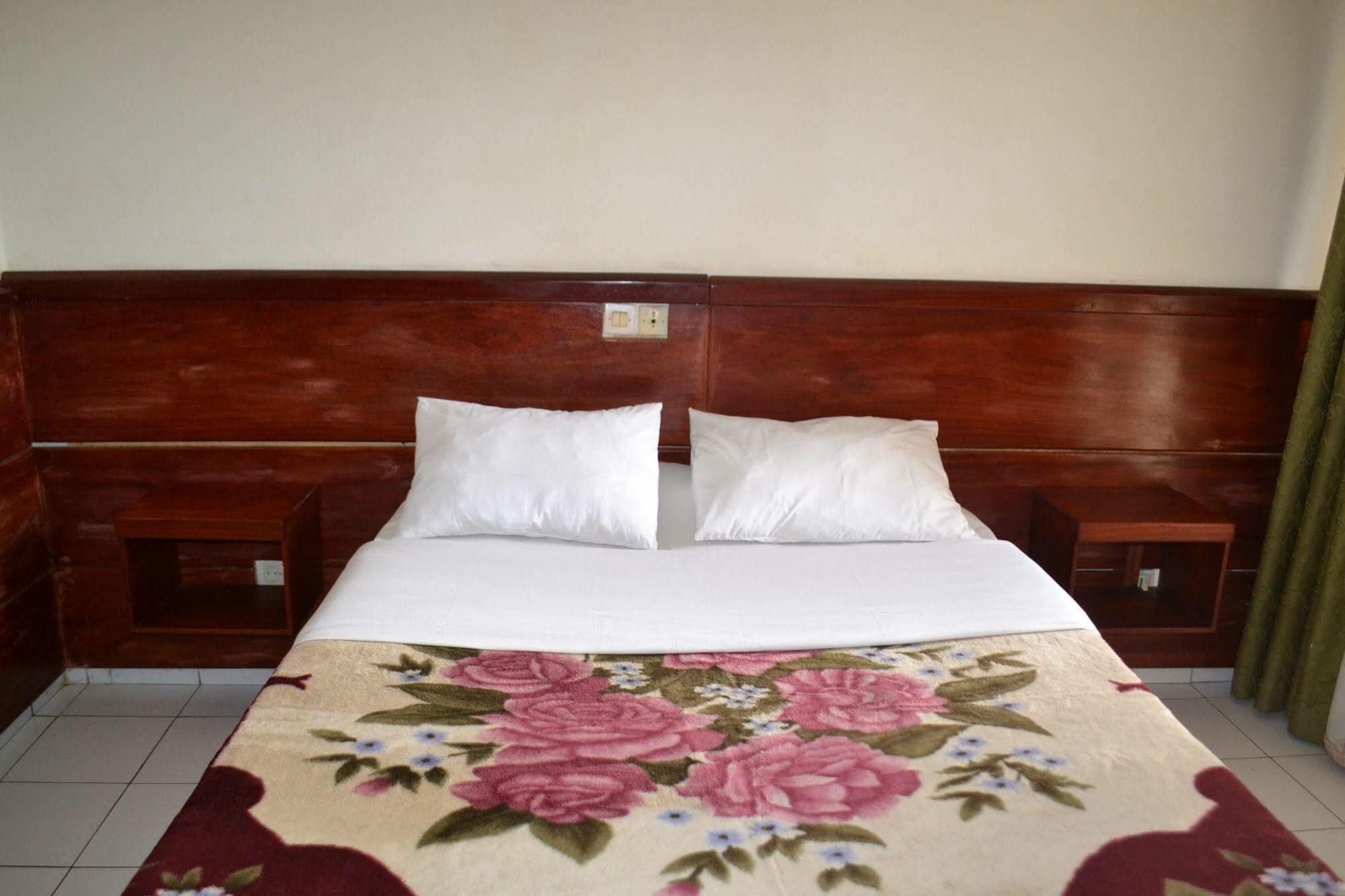 Hotel Le Diplomate Yaoundé 外观 照片